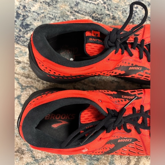 Men's Brooks Adrenaline Red GTS 21, size 12 - Picture 4 of 7